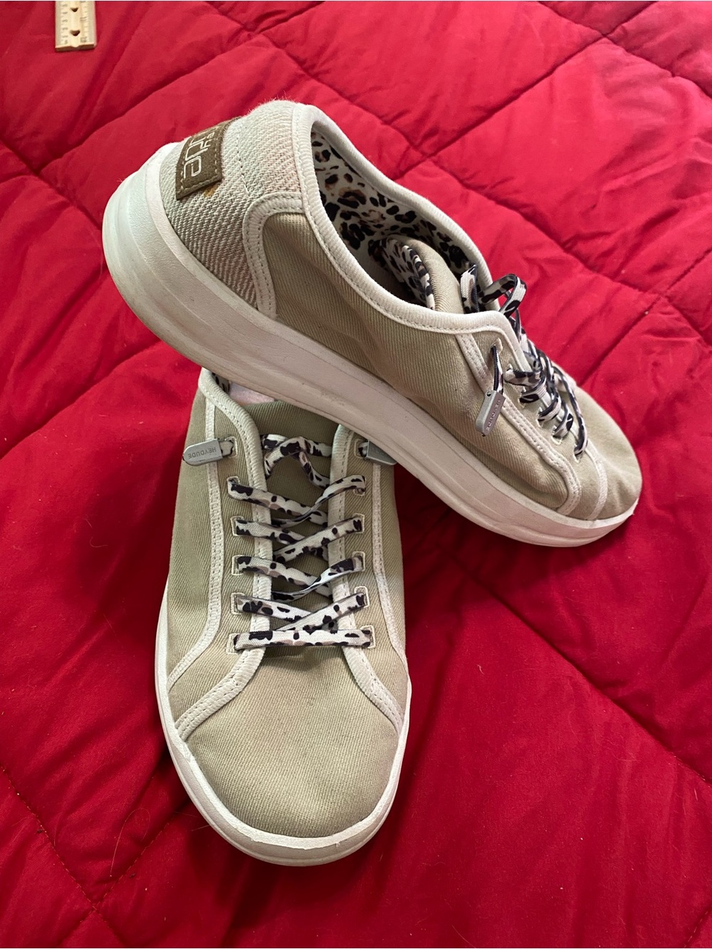 Hey Dude Women’s Karina joy Canvas Sneakers sand beige leopard Laces size 7 EUC - Picture 2 of 10
